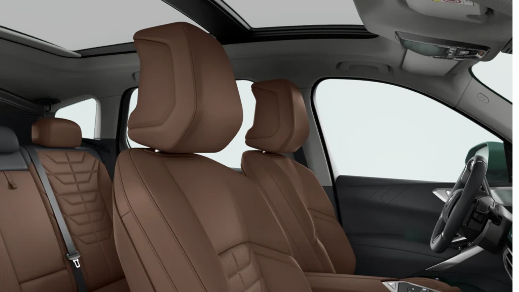 Cabina de BMW X5 blindada con asientos premium, sistema de entretenimiento y amplio espacio interior.